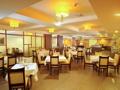 Cafe Hive Star Hotel Restaurant